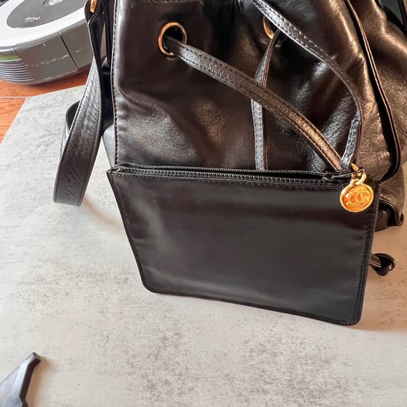 CHANEL Black Shoulder Bag - Picture 8 of 15